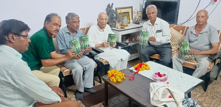 मनुष्यता के विरुद्ध खड़ी आवाज़ों का प्रतिकार करती है कविता - डॉ. जलज*