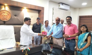 प्राचार्य ने कि कलेक्टर से मुलाकात