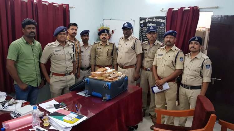 आईपीएस मयूर खण्डेलवाल : 8 करोड़ का सोना पकड़ा