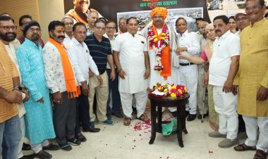 विधायक चेतन्य काश्यप के पुनः भाजपा प्रत्याशी घोषित होते ही रतलाम में मना जश्न