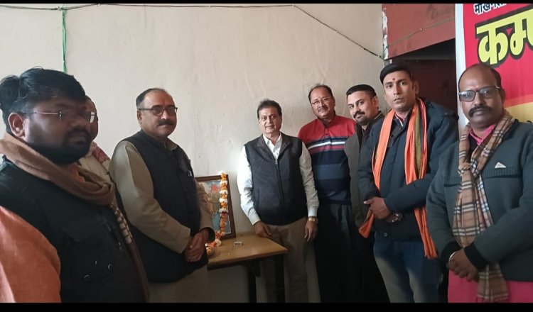 कंप्यूटर सेंटर पर वितरित किए प्रमाण पत्र