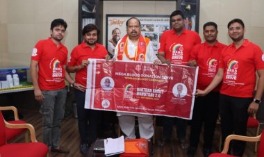 मंत्री काश्यप ने किया बैनर   का अनावरण 