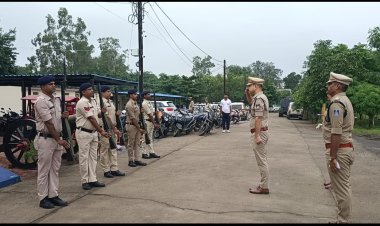 पुलिस कप्तान ने  उत्कृष्ट टर्न आउट वाले पुलिस कर्मचारियों को किया गया पुरस्कृत