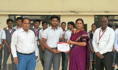 विद्यार्थियों को मेडिकल कॉलेज  मैं रक्तदान, अंगदान और देहदान के उपयोग दिखाएं ~गोविंद काकानी