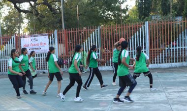 खिलाड़ियों ने खेलों में दिखाया दम, मैदान पर अतिथियों ने बढ़ाया हौंसला