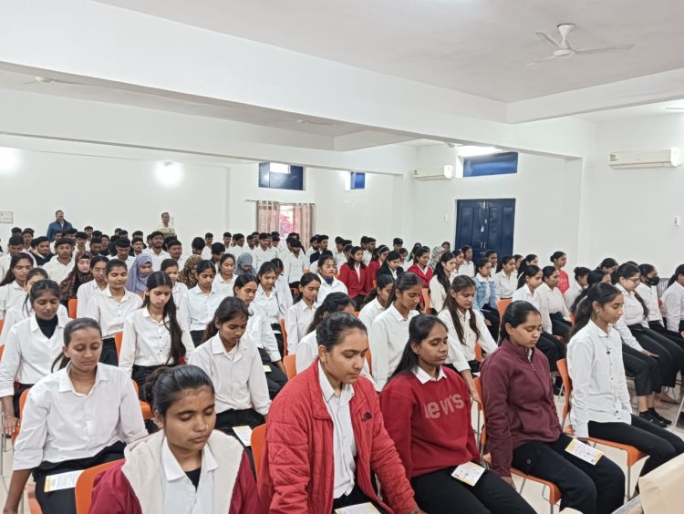 रॉयल कॉलेज में 'विश्व ध्यान दिवस' पर सहज योग शिविर का आयोजन; विद्यार्थियों ने सीखी मानसिक शांति की कला