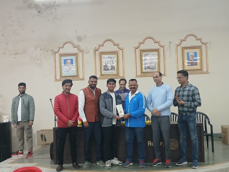 बालिका क्रिकेट में गुरू तेग बहादूर एकेडमी बना विजेता