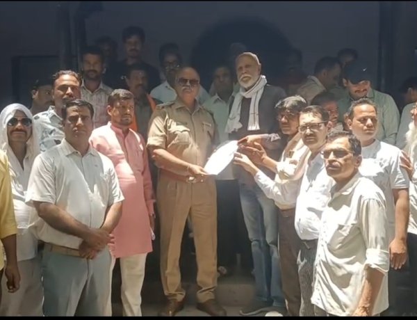"कोर्ट-कलेक्टर का आदेश दरकिनार, किसानों को ही शांति भंग का नोटिस - CSP से शिकायत"