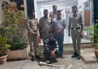  तलवार लहराने वाले युवक की पुलिस से निकाली हेकड़ी