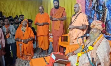रतलाम में पहली बार निकली पूज्य विशोकानंद भारती जी महाराज की भव्य शोभायात्रा