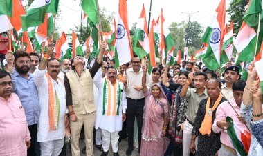 हर घर तिरंगा अभियान के तहत रतलाम में निकली विशाल तिरंगा रैली