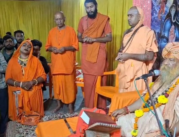 रतलाम में पहली बार निकली पूज्य विशोकानंद भारती जी महाराज की भव्य शोभायात्रा