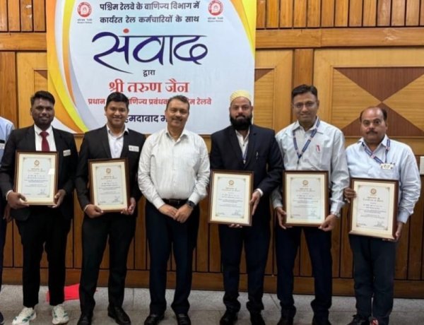 उत्कृष्ट कार्य के लिए रतलाम मंडल के श्रेष्ठ वाणिज्य कर्मियों को किया सम्मानित
