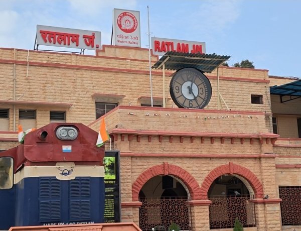 ट्रेन में यात्री असुरक्षित ,चोर चुस्त पुलिस सुस्त....