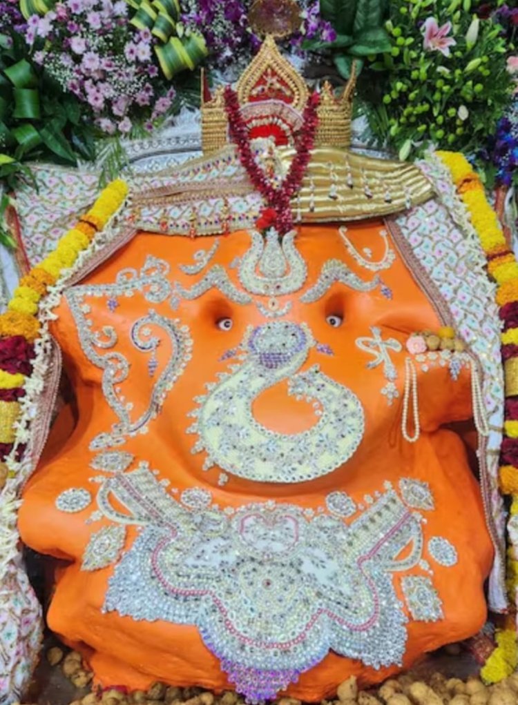 जूनी इंदौर के 1200वर्ष प्राचीन गणेश जो  मोबाइल भी सुनते हैं!!(डॉ प्रदीपसिंह राव)।    