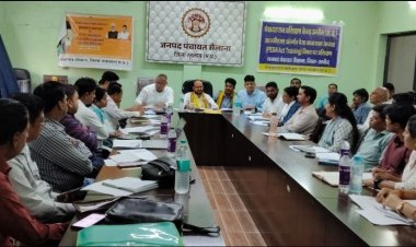 विधायक कमलेश्वर डोडियार की अध्यक्षता में सैलाना एवं बाजना के विभागीय अधिकारियों की समीक्षा बैठक हुई