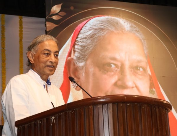 विपरीत परिस्थितियों में परिवार और समाज को संबल देने वाली प्रेरक मातृशक्ति थीं तेजकुँवर बाई काश्यप