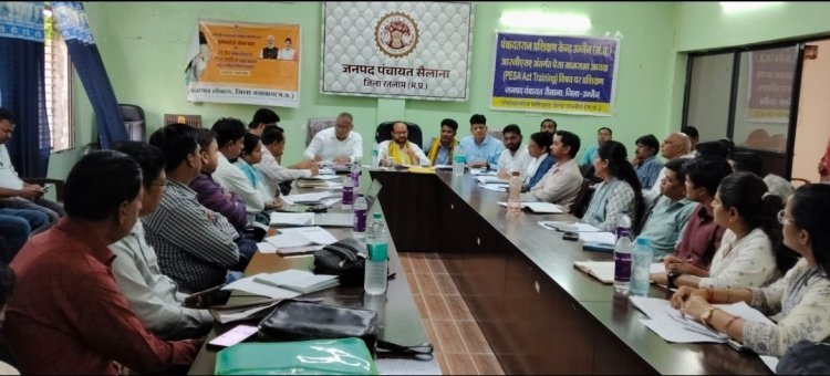 विधायक कमलेश्वर डोडियार की अध्यक्षता में सैलाना एवं बाजना के विभागीय अधिकारियों की समीक्षा बैठक हुई