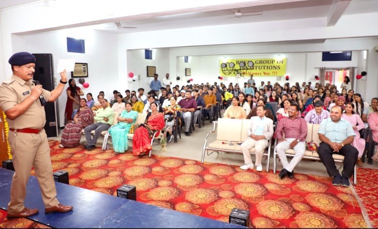 रॉयल कॉलेज में ‘आगाज़’ कार्यक्रम: यातायात नियमों के साथ मिला रोजगार व व्यक्तित्व विकास का अनमोल मार्गदर्शन